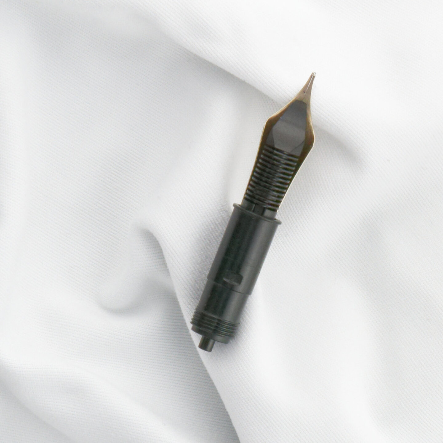 Santini Italia 18k white gold fine nib with Bock plastic feed and housing