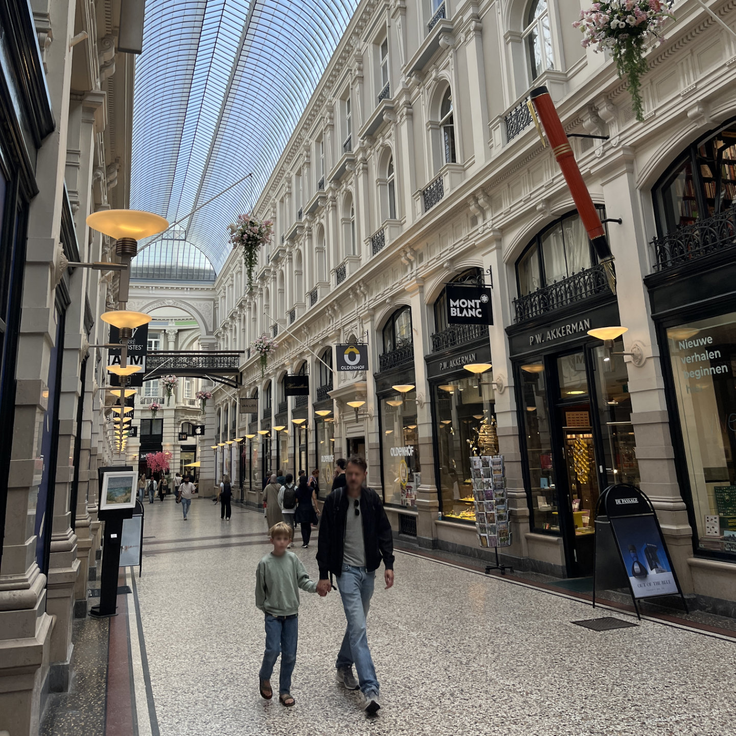 The Passage and the Akkerman storefront with a huge Akkerman Duofold decoration