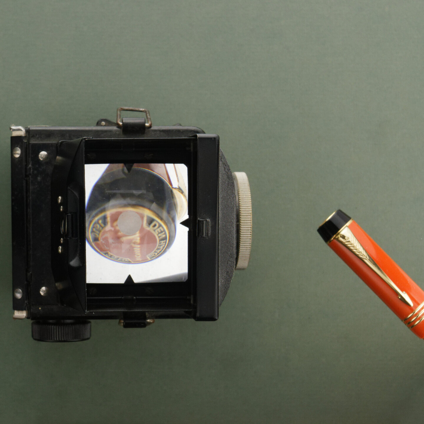 Finial through the viewfinder of a Voigtländer Brillant