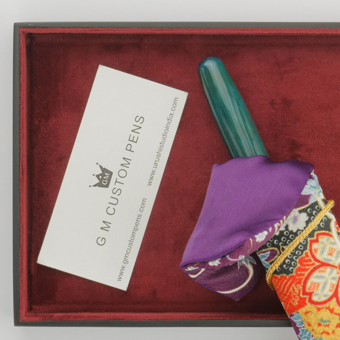 Urushi Studio India Metallic Blue comes with a pretty pen kimono