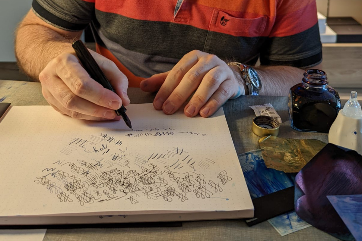 Trying out reverse writing [using the (in)famous Diamine Majestic Blue ink]