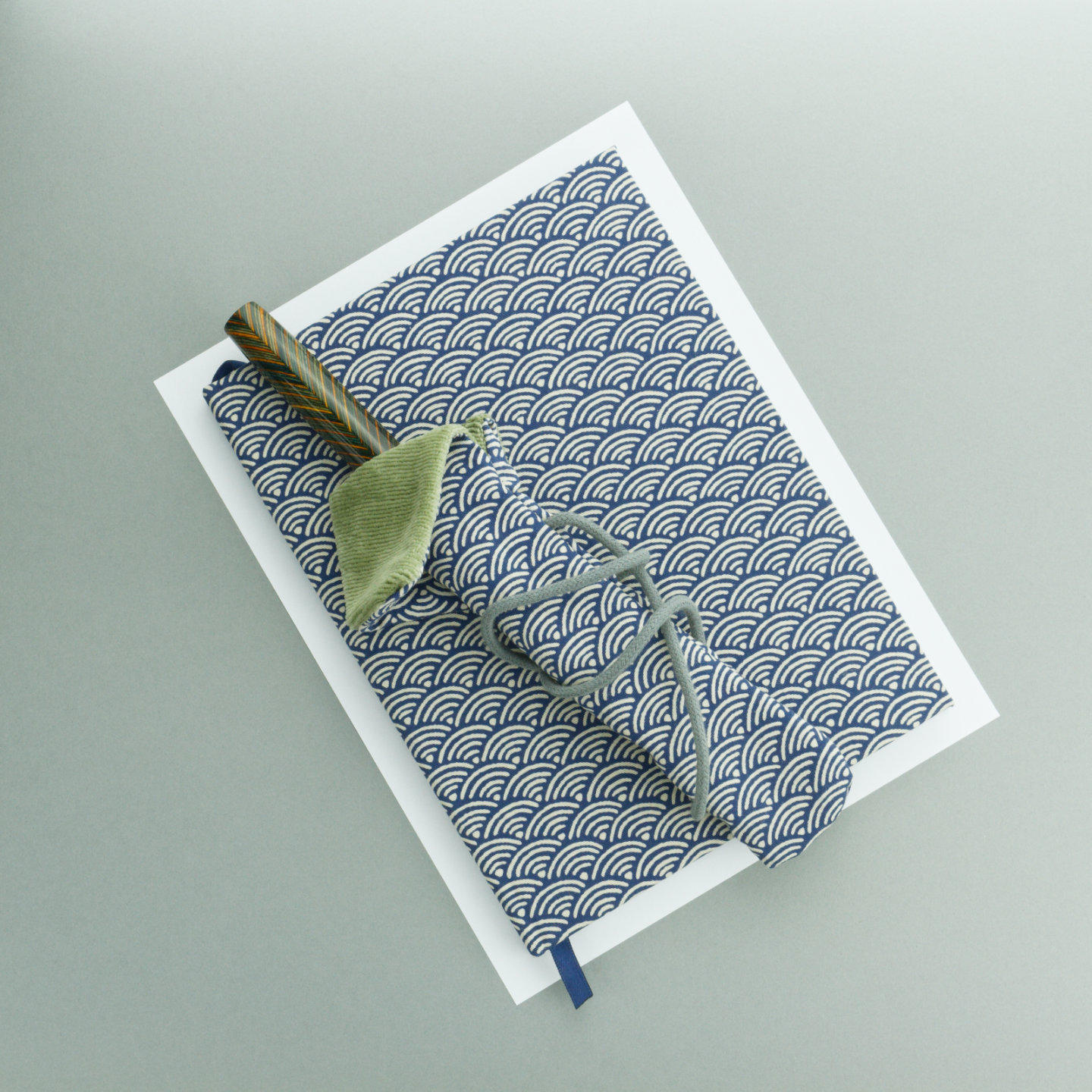 Seigaiha blue / Mr. Cypress Micarta ML03