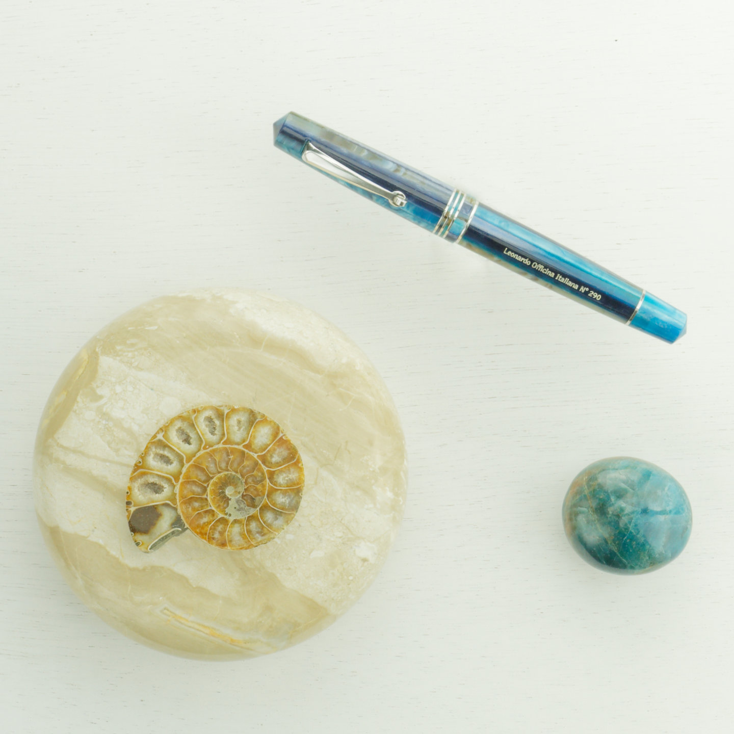 Leonardo Officina Italiana Momento Zero Blue Hawaii