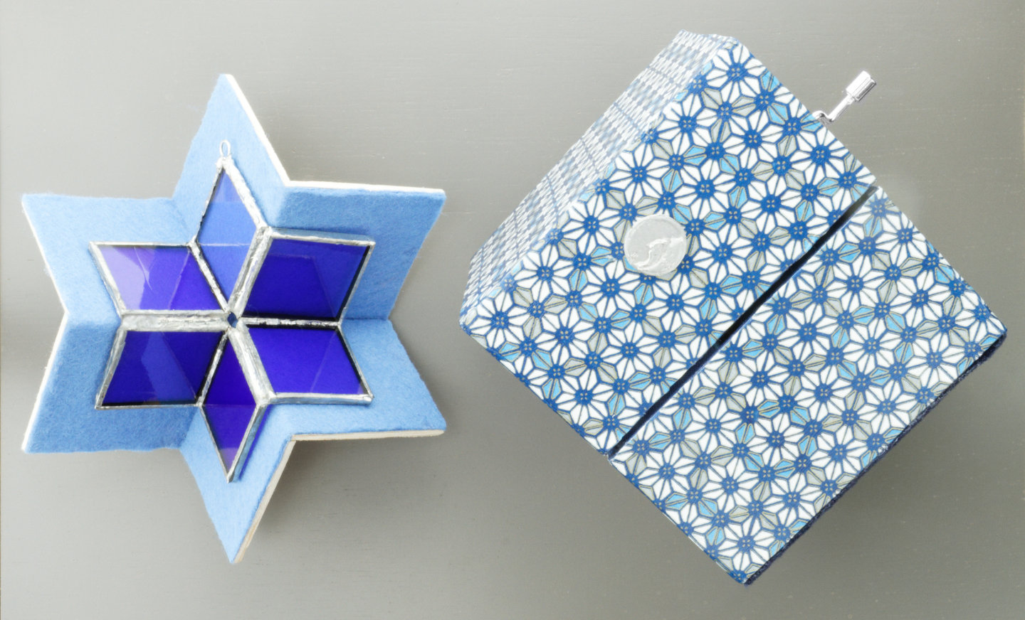 Snowflake on pedestal