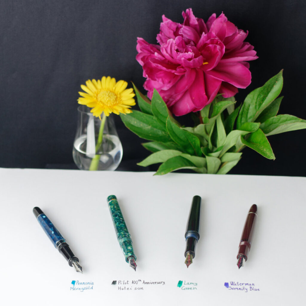 Aurora Nettuno: Pennonia Méregzöld; Santini Libra: Pilot Hoteison; Tamenuri Studio Blue in Green: Lamy Green; Moonman P136: Waterman Serenity Blue